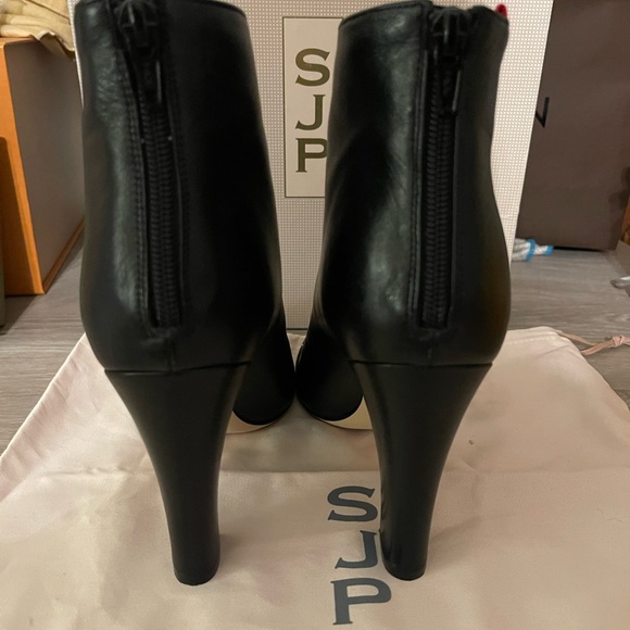 Authentic SJP crystal toe bootie in black sz 40.5 - Picture 2 of 3